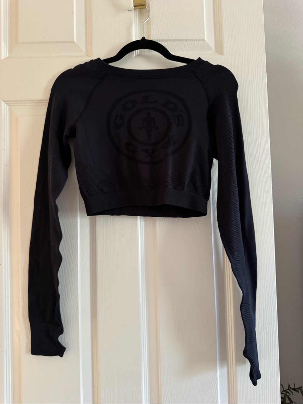 Golds Gym- Black Seamless Cropped Long-Sleeve Top